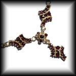 Gran�tov� n�hrdeln�ky